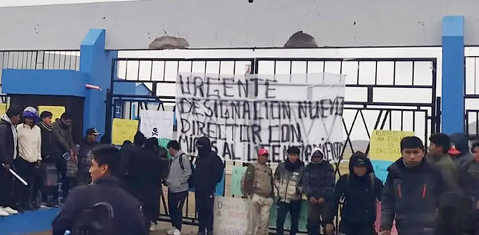 Puno: estudiantes toman de local del Instituto Tecnológico de Ilave por crisis en la dirección